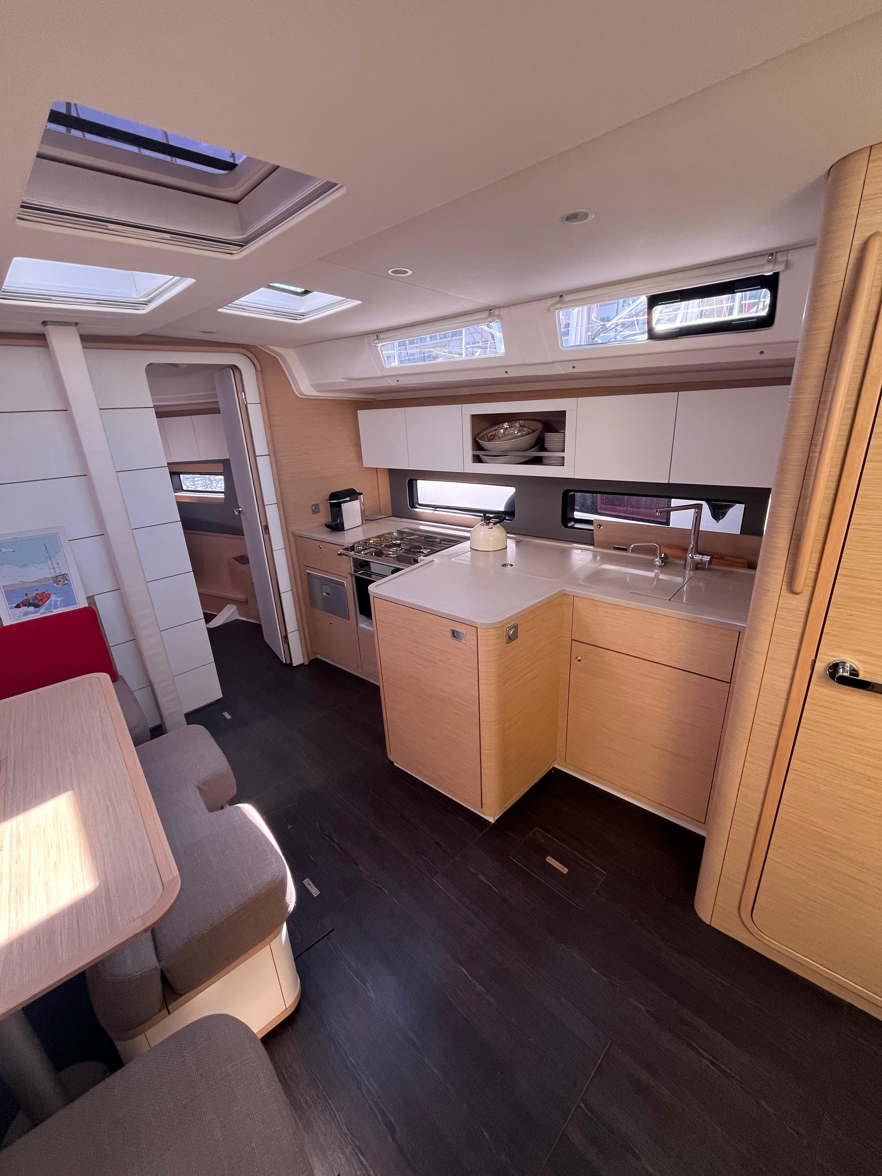 Dufour 41 - 3 cab., picture 4