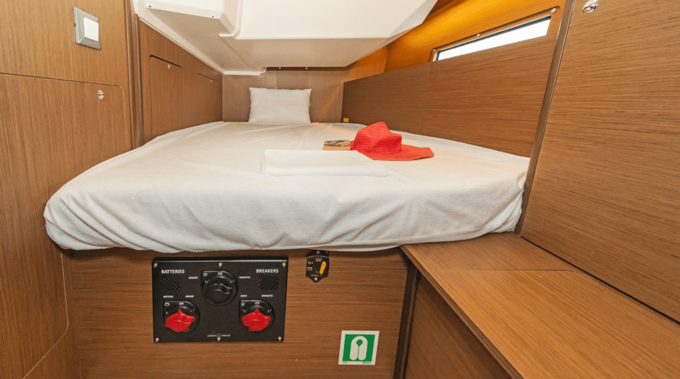 Oceanis 40.1, picture 8