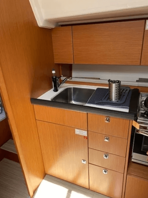 Bavaria C42, picture 5