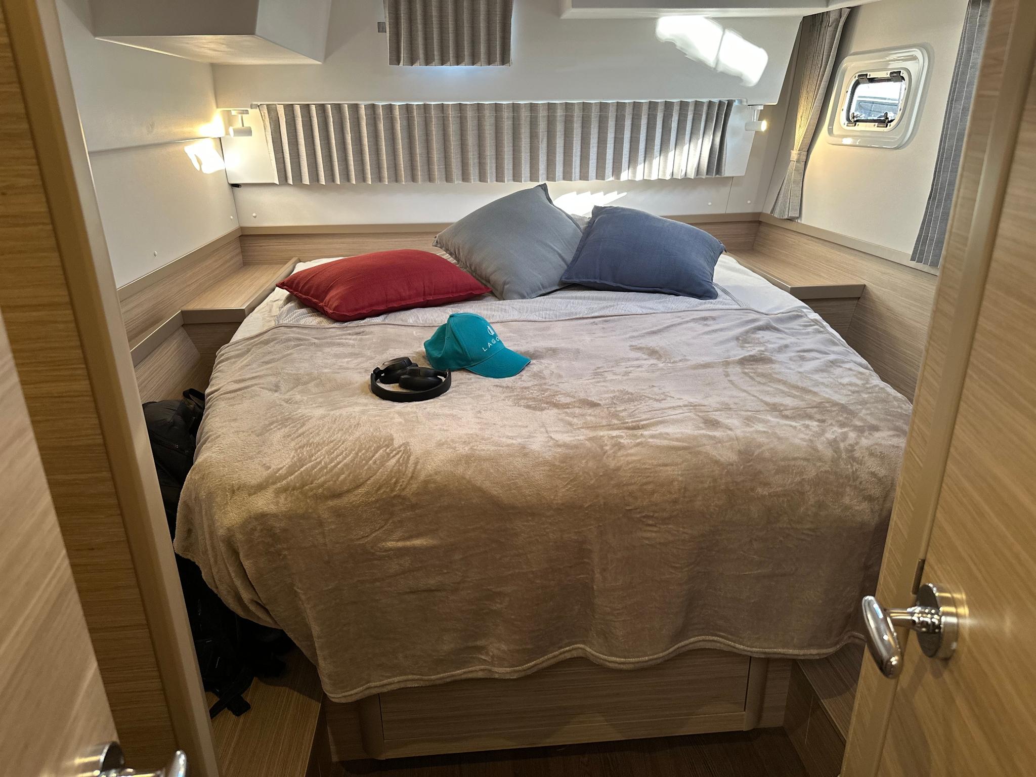 Lagoon 42 - 4 + 2 cab., picture 24