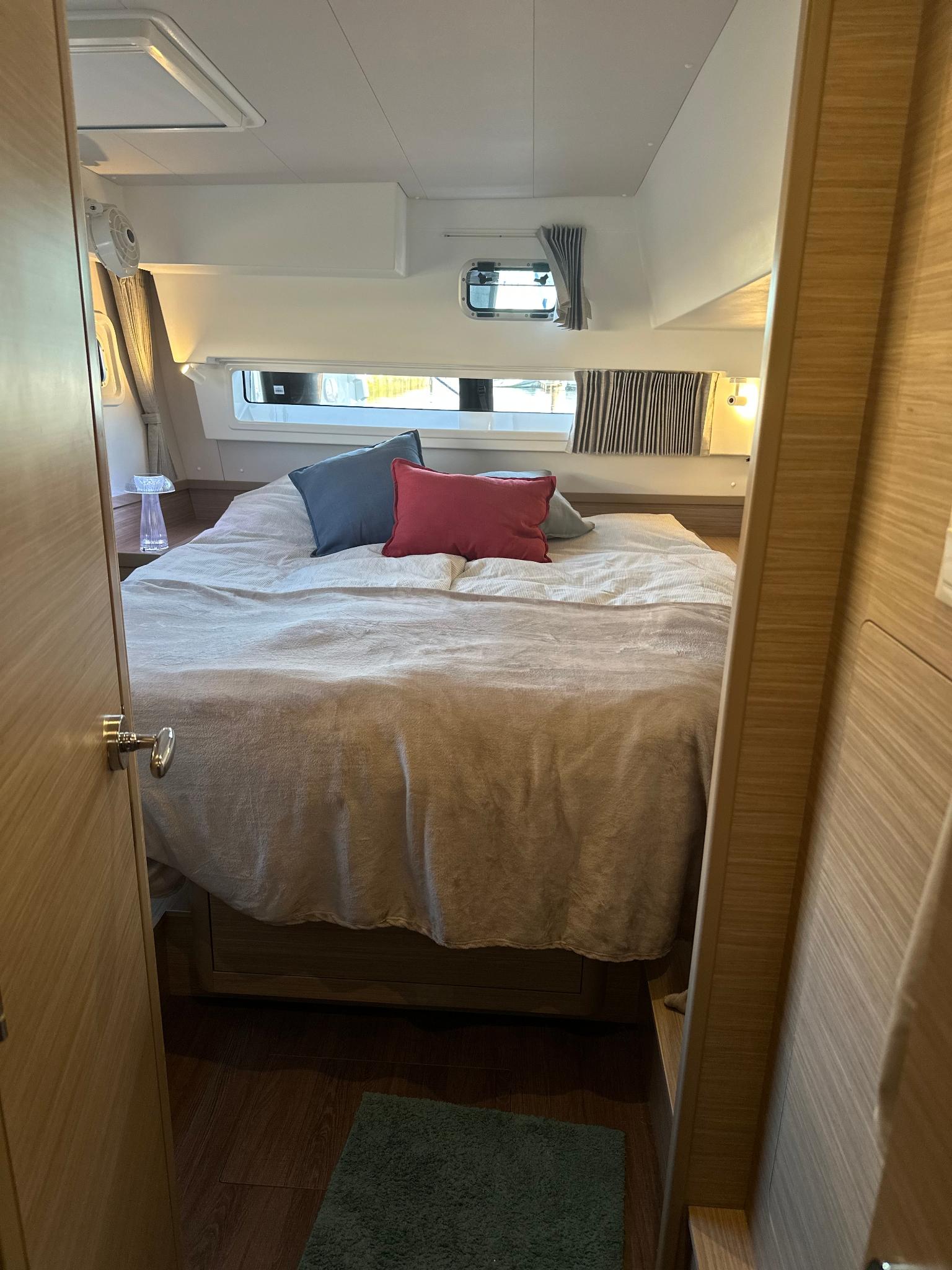 Lagoon 42 - 4 + 2 cab., picture 23