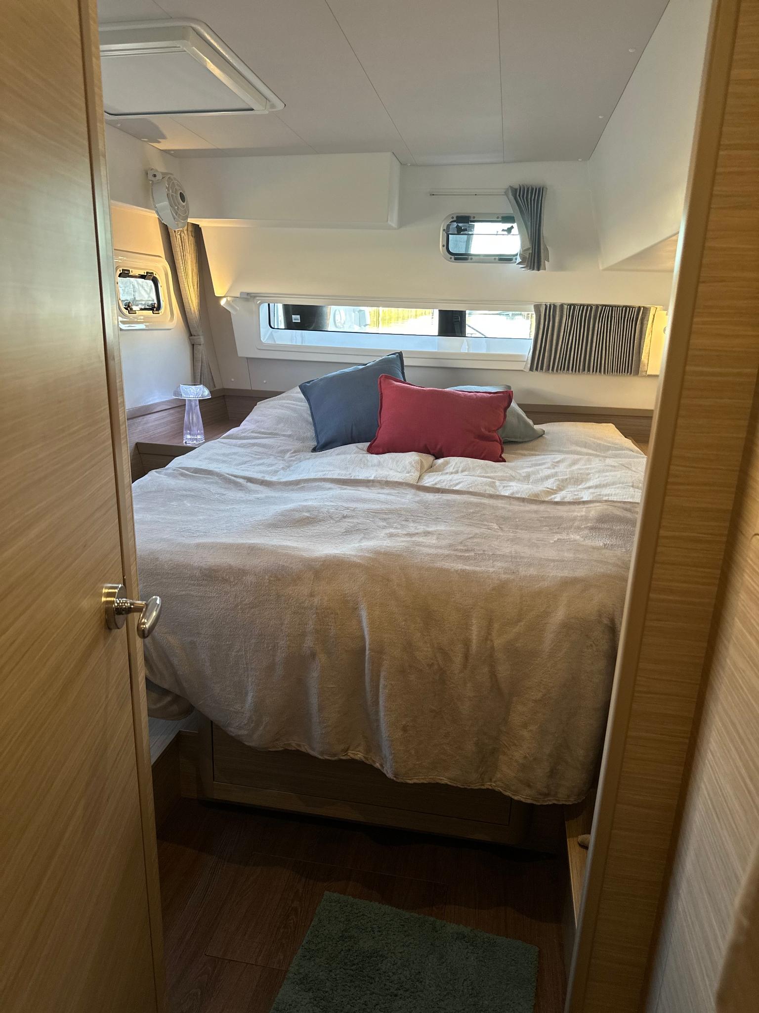 Lagoon 42 - 4 + 2 cab., picture 25