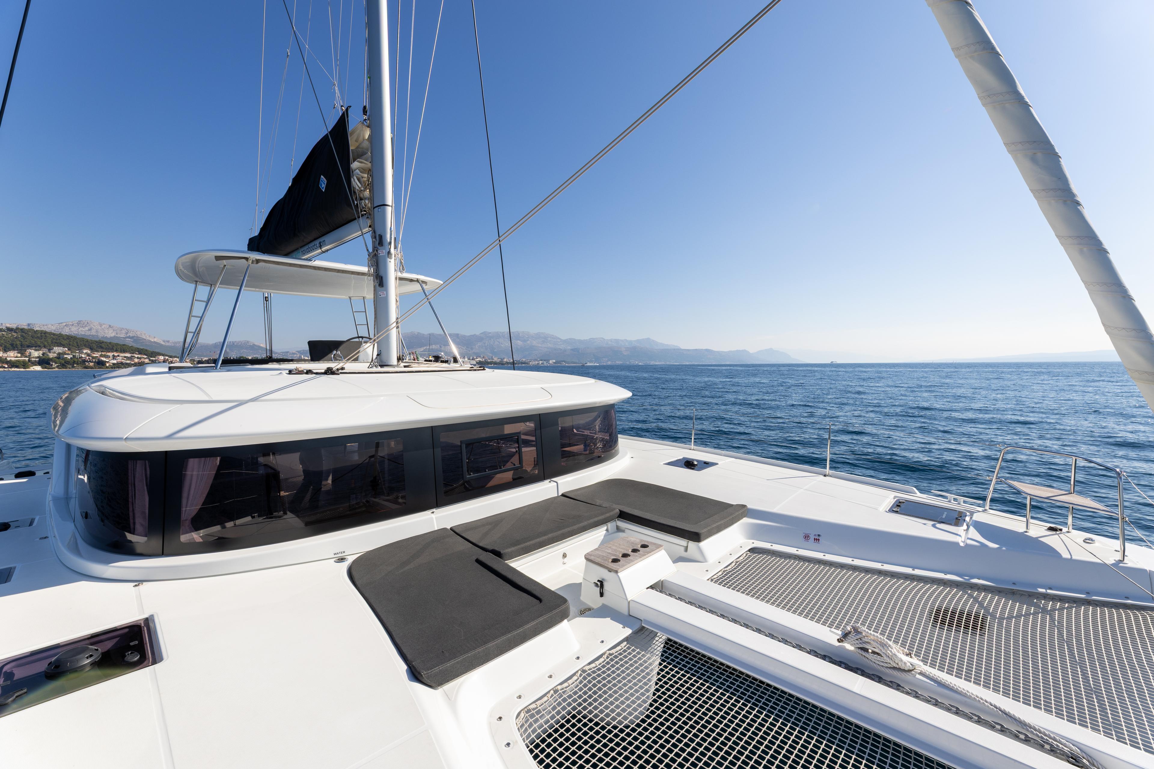 Lagoon 46 - 4 + 2 cab., picture 4