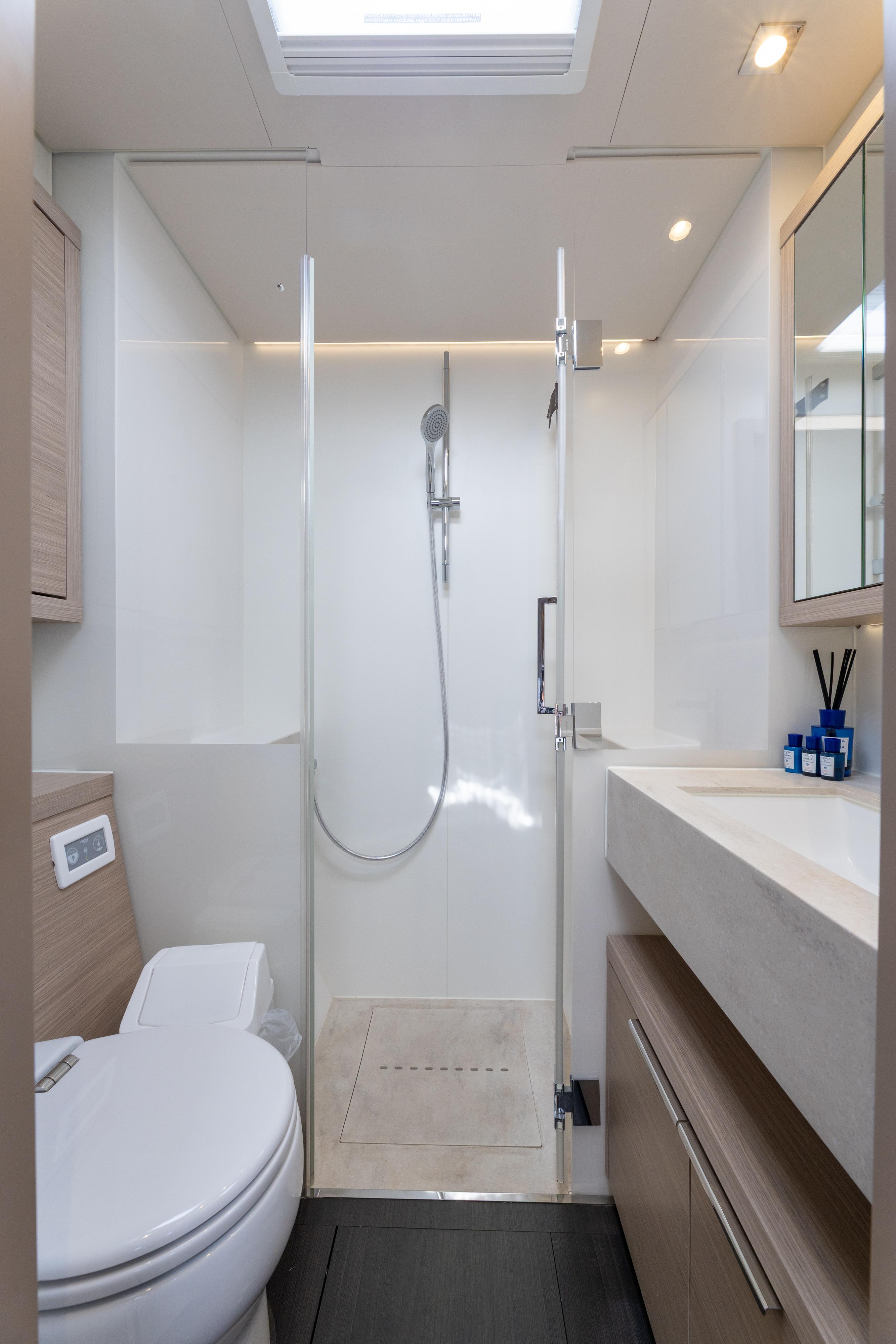 Lagoon 55 - 5 + 2 cab., picture 23