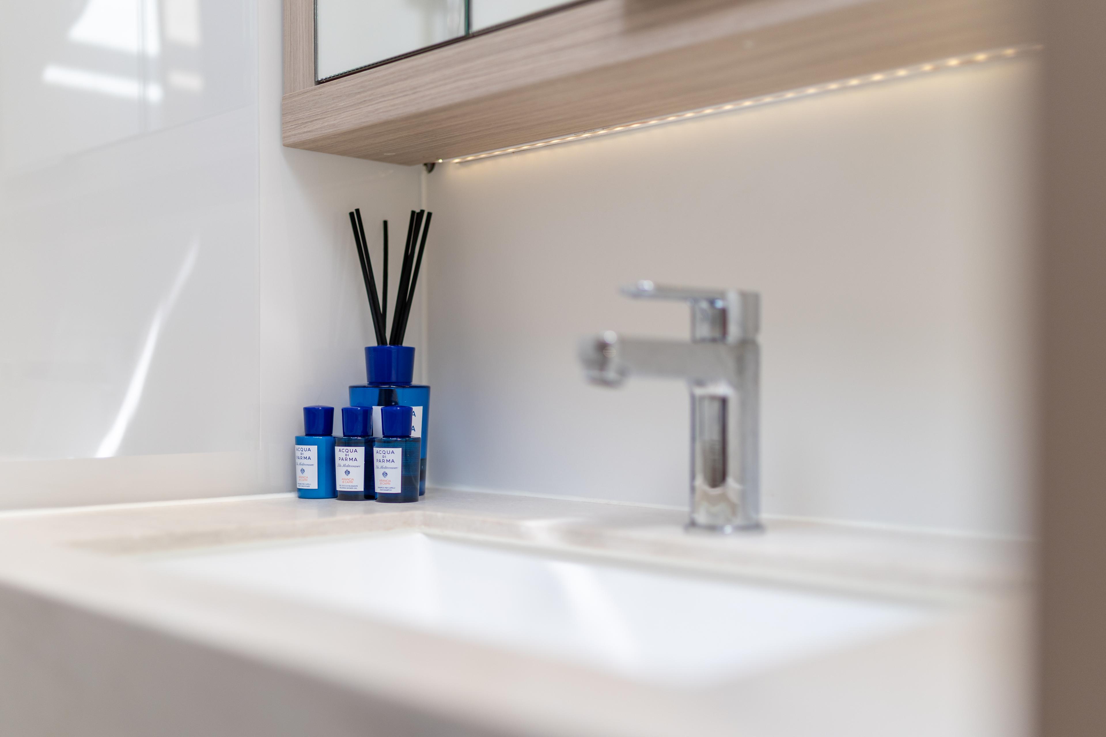 Lagoon 55 - 5 + 2 cab., picture 25