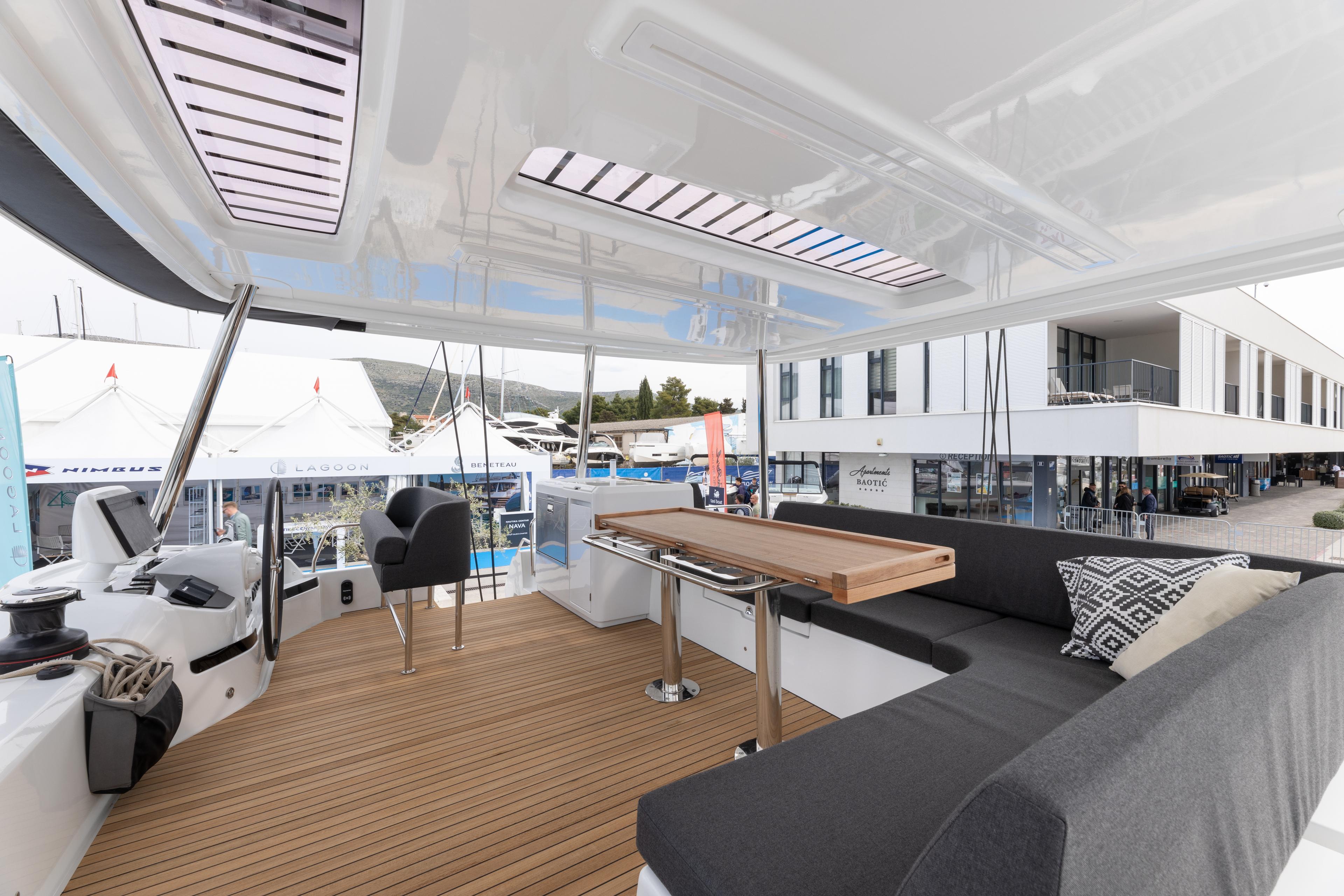 Lagoon 55 - 5 + 2 cab., picture 4