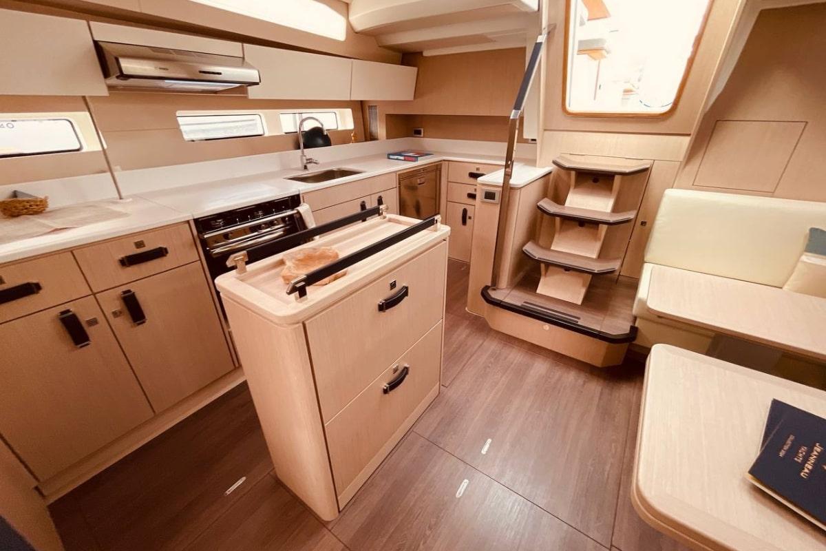 Jeanneau 55 - 3 + 1 cab., picture 3