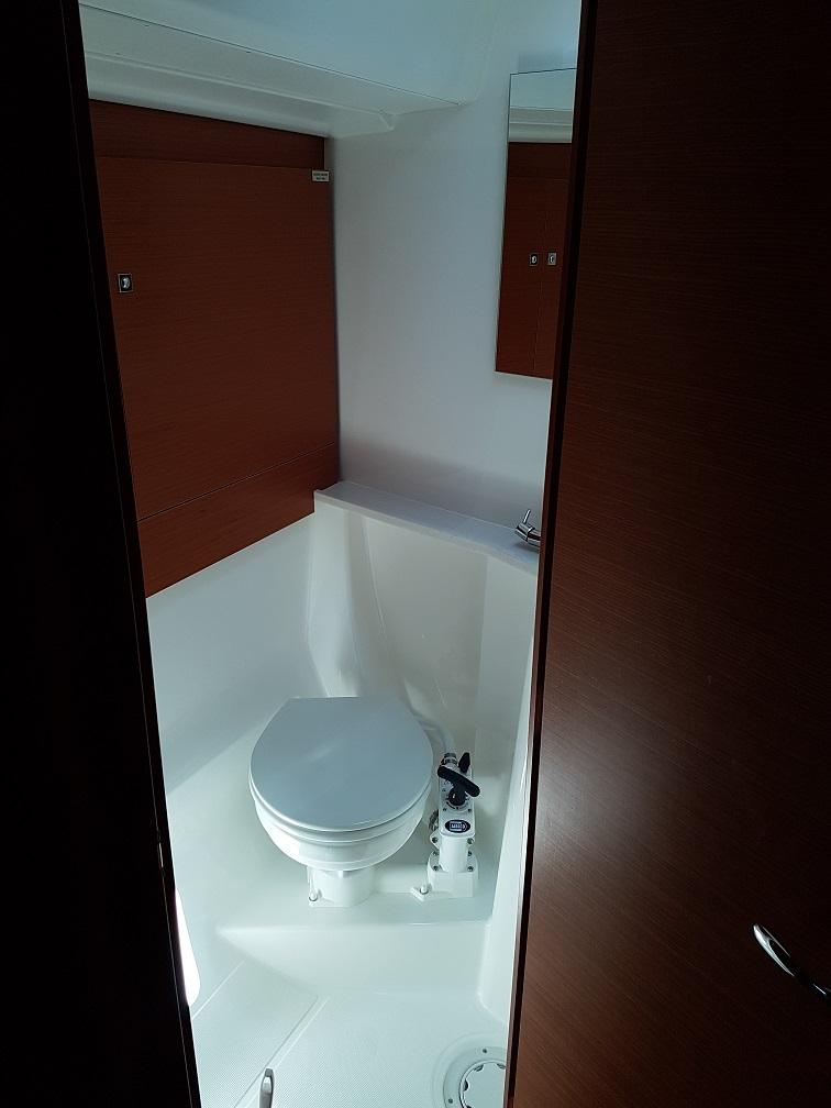 Dufour 460 GL, picture 5