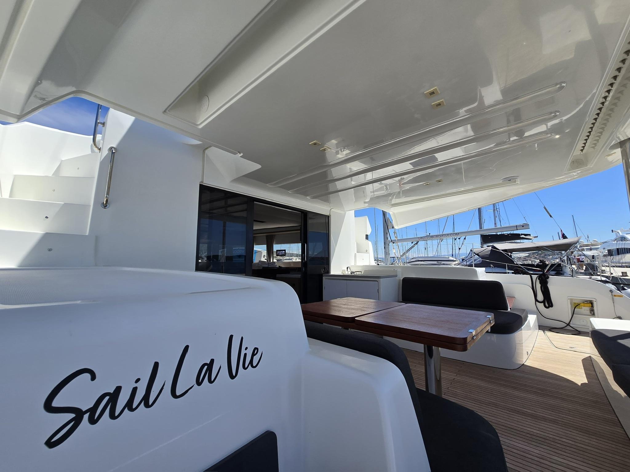 Lagoon 50, picture 3