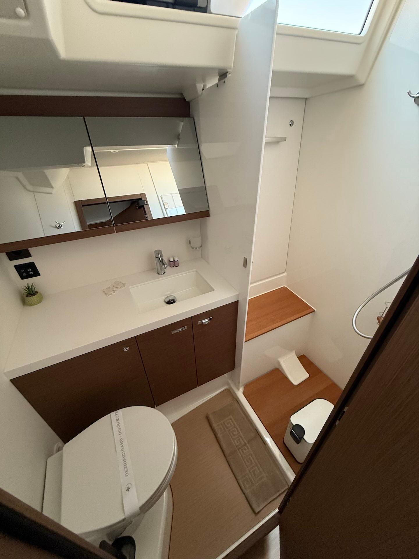 Oceanis 60 - 3 + 1 cab., picture 16