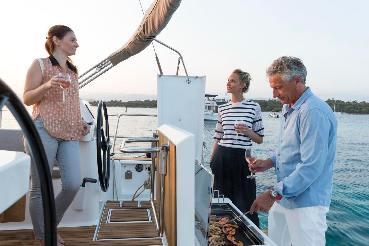 Dufour 520 GL, picture 6