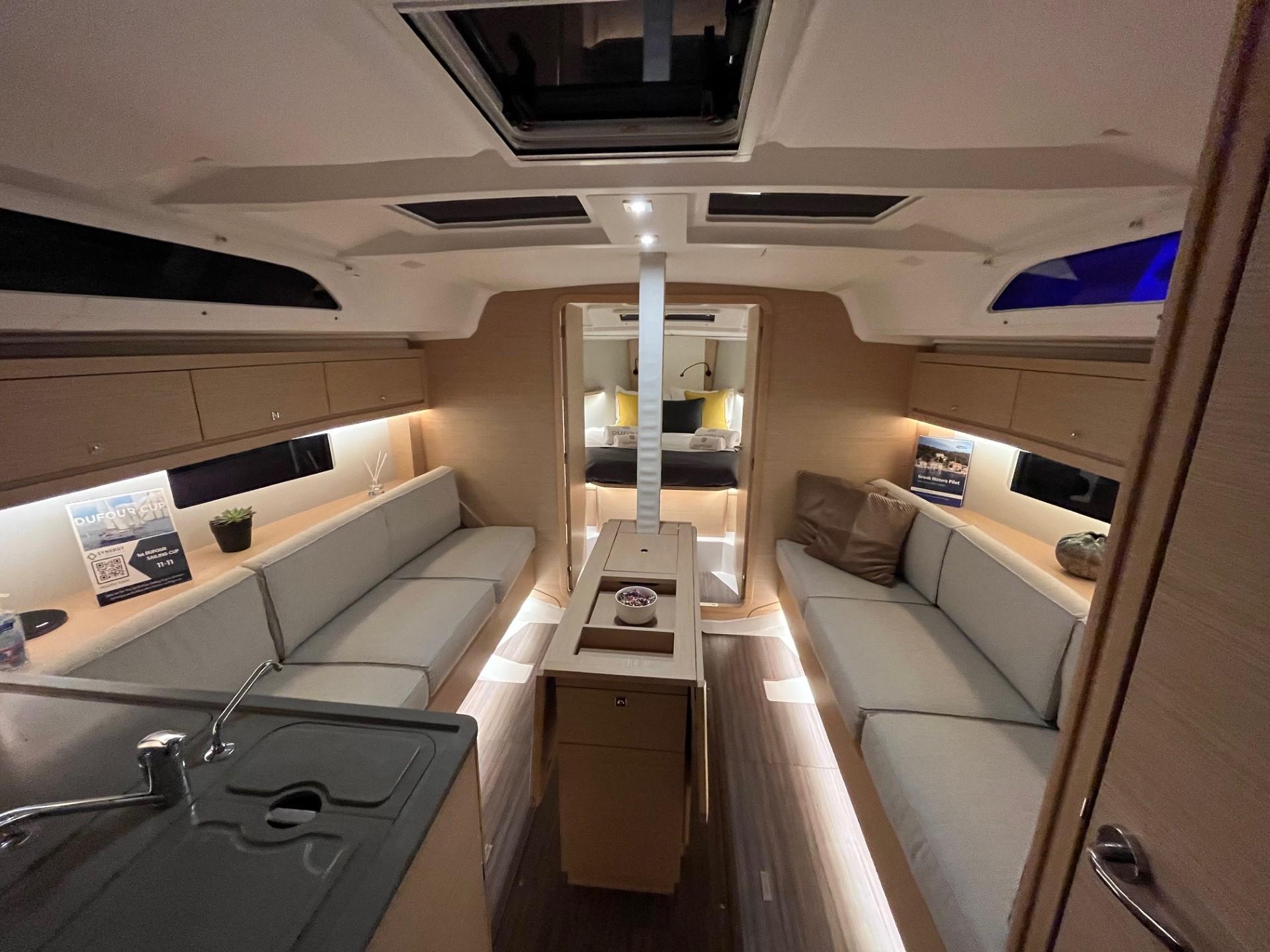 Dufour 37 - 3 cab., picture 4
