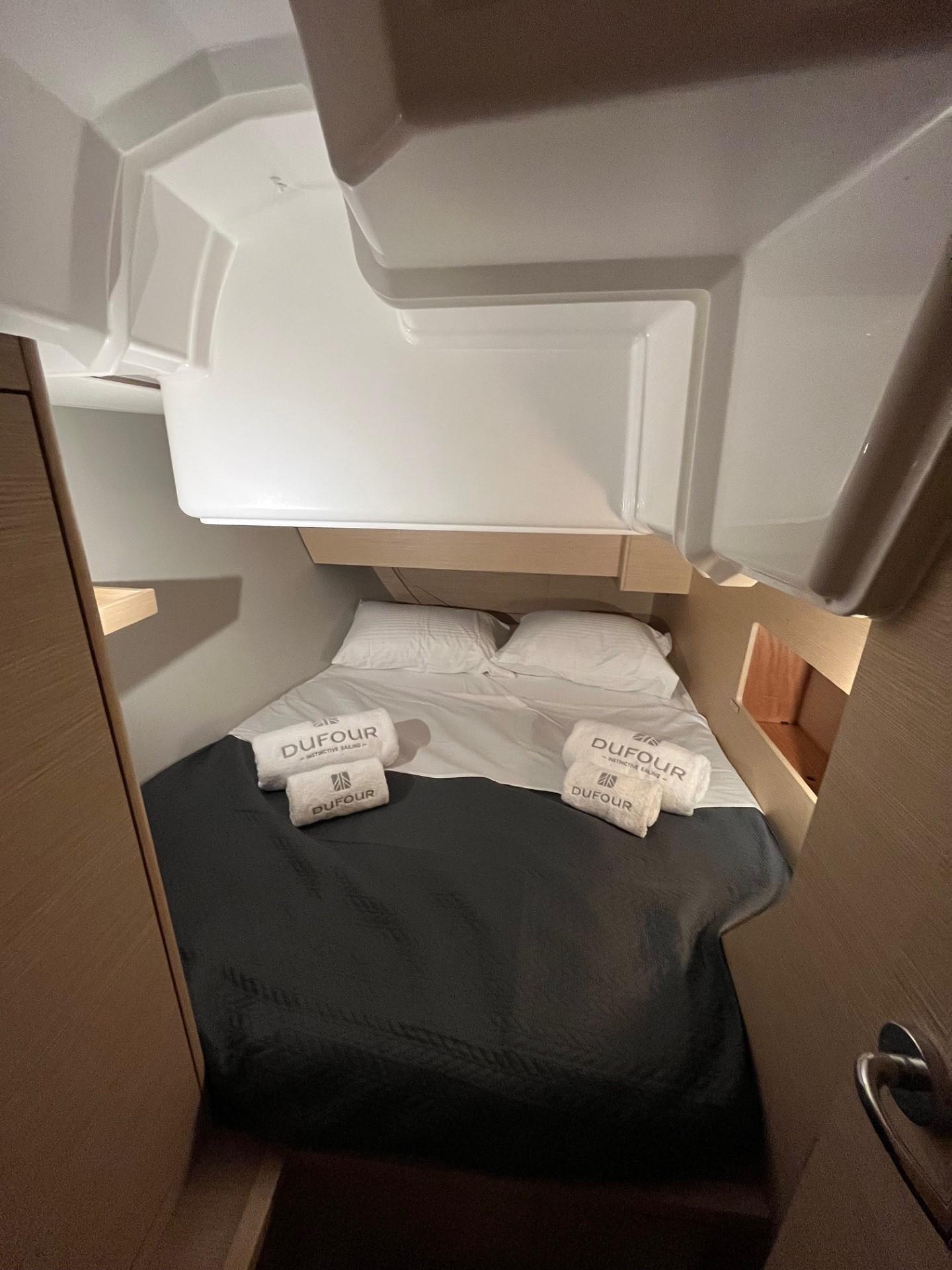 Dufour 37 - 3 cab., picture 8