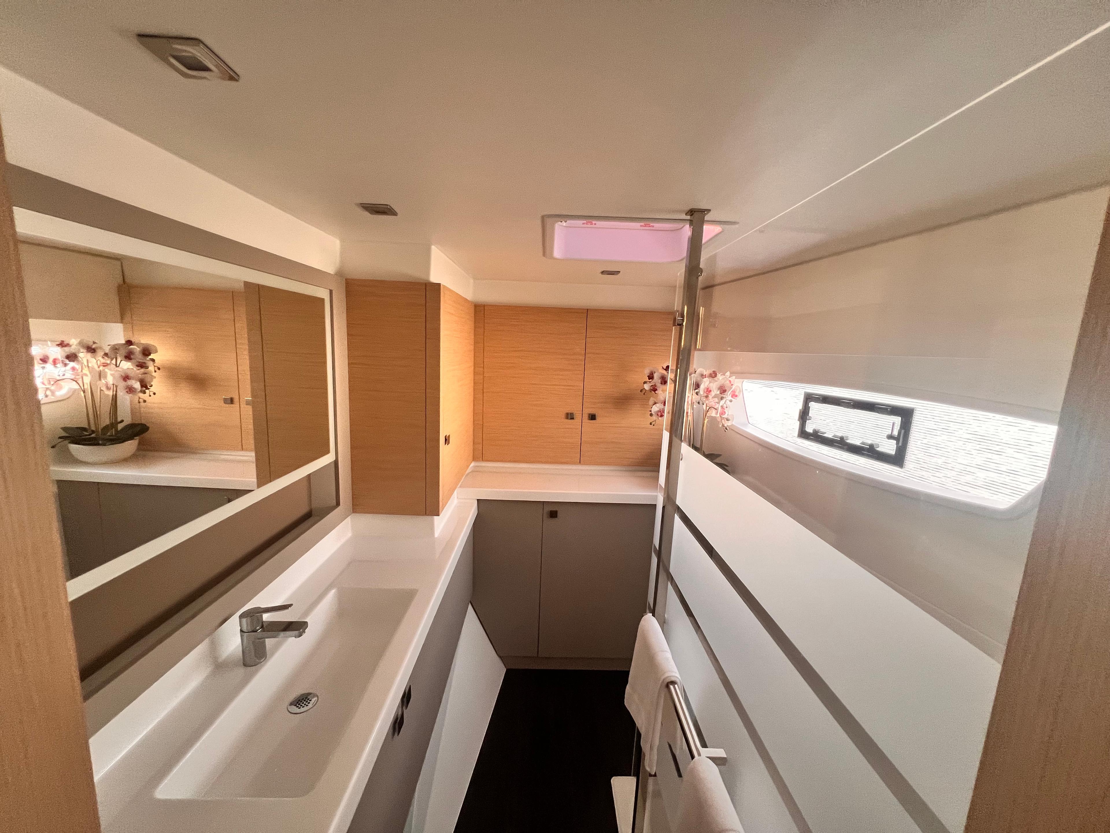 Fountaine Pajot Astrea 42 - 3 + 1 cab., picture 13