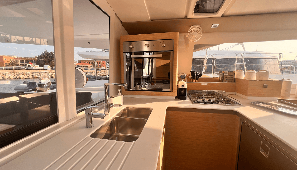 Fountaine Pajot Astrea 42 - 3 + 1 cab., picture 10