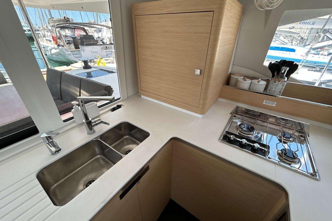 Fountaine Pajot Astrea 42 - 4 + 1 cab., picture 15