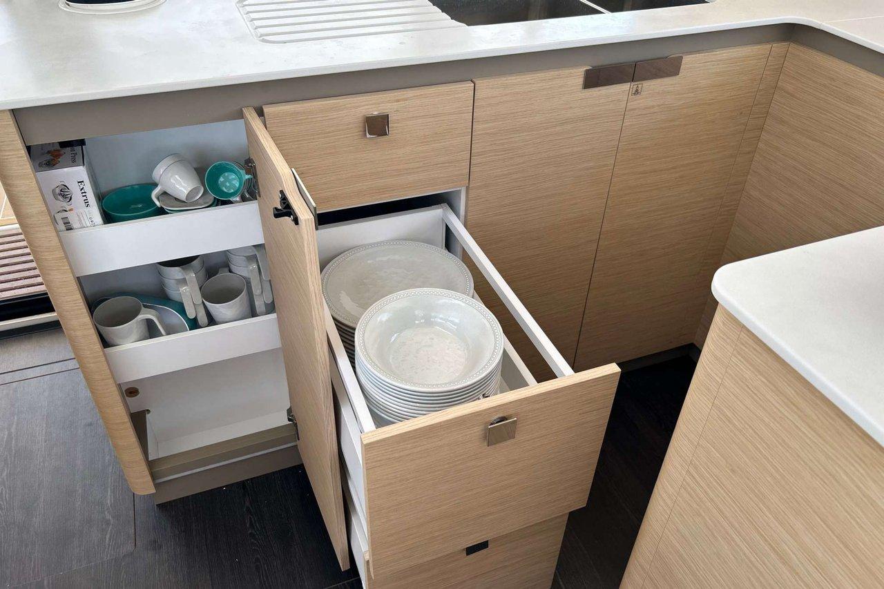 Fountaine Pajot Astrea 42 - 4 + 1 cab., picture 14