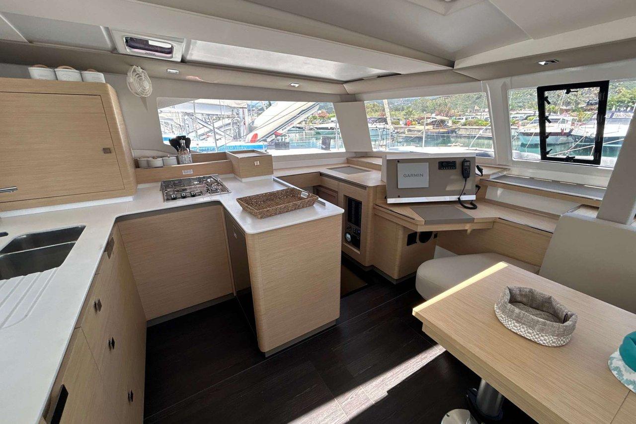 Fountaine Pajot Astrea 42 - 4 + 1 cab., picture 10