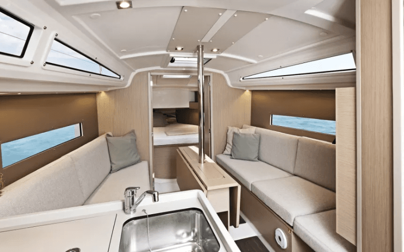 Oceanis 30.1, picture 3