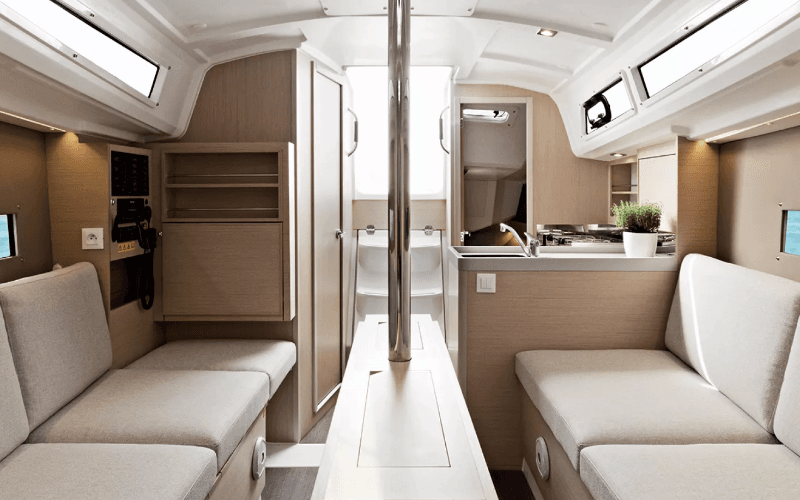 Oceanis 30.1, picture 4