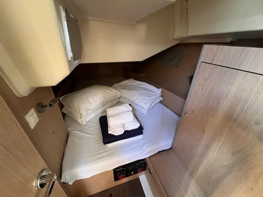 Oceanis 41.1, picture 11