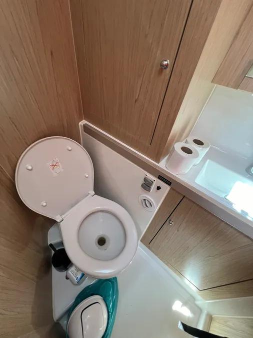 Oceanis 41.1, picture 8