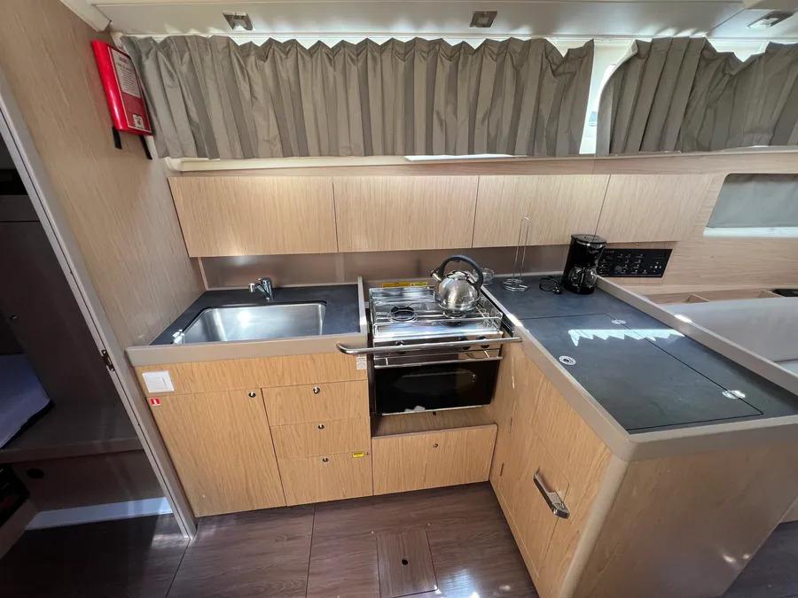 Oceanis 41.1, picture 4