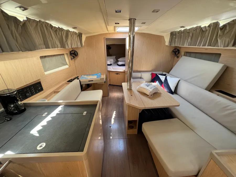 Oceanis 41.1, picture 3