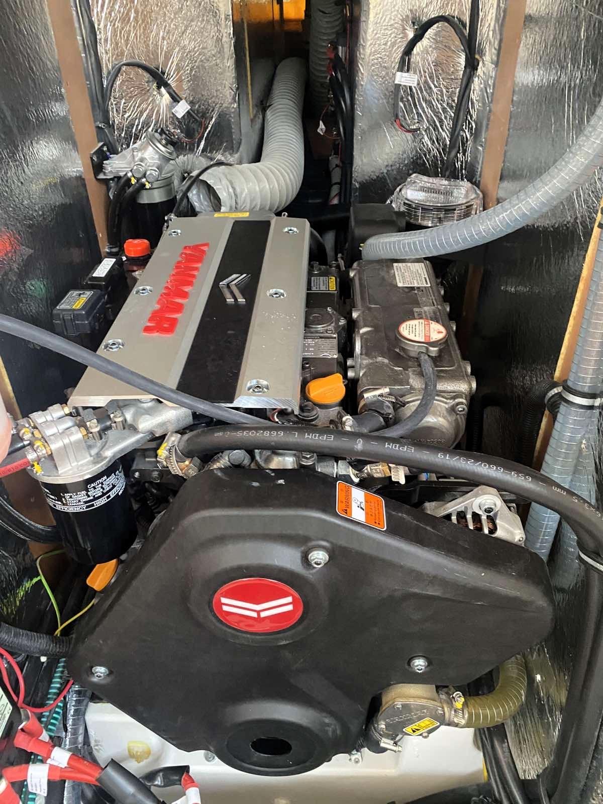 Bavaria C42, picture 11