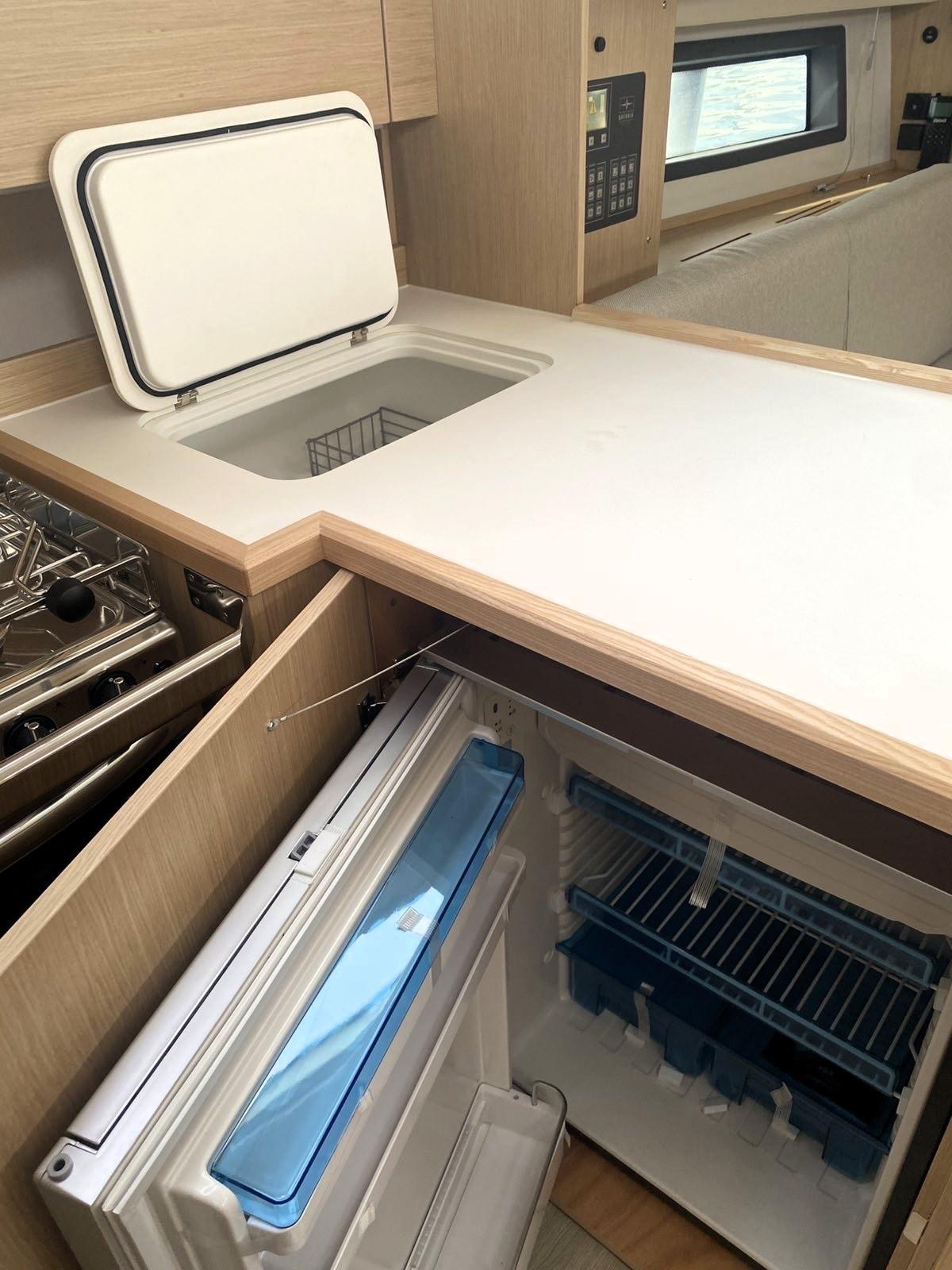 Bavaria C42, picture 5