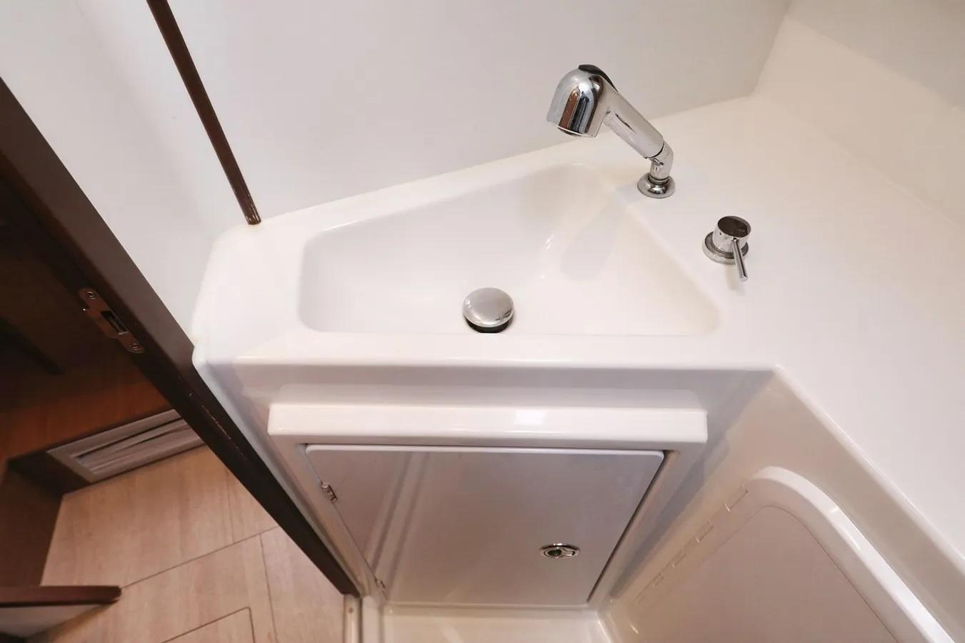 Lagoon 42 - 4 + 2 cab., picture 26