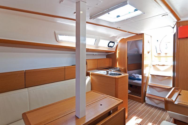 Sun Odyssey 33i - 2 cab., picture 7