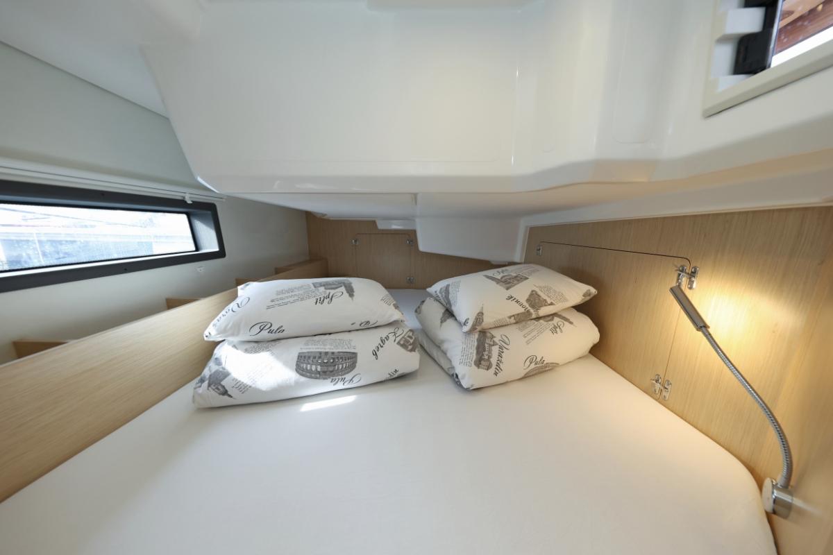 Bavaria C38, picture 13