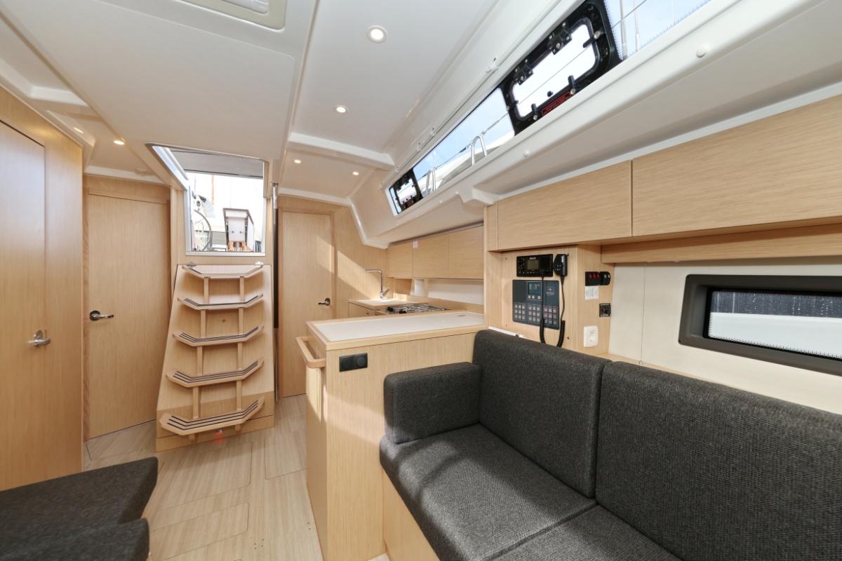 Bavaria C38, picture 9