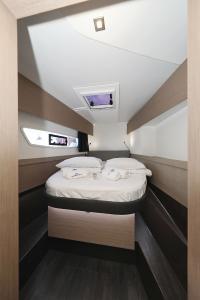 Fountaine Pajot Astrea 42 - 4 + 2 cab., picture 16