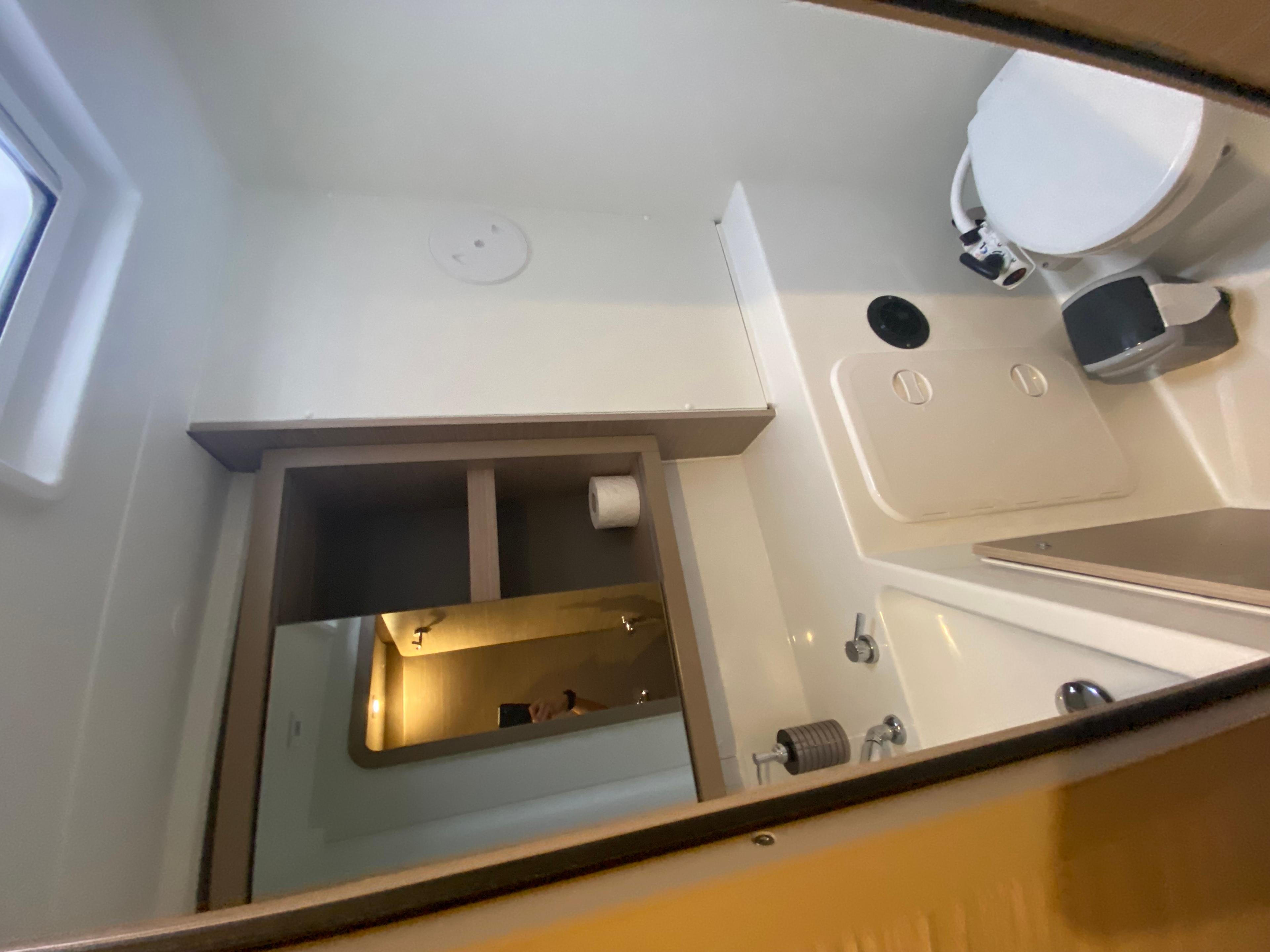 Lagoon 42 - 4 + 1 cab., picture 22