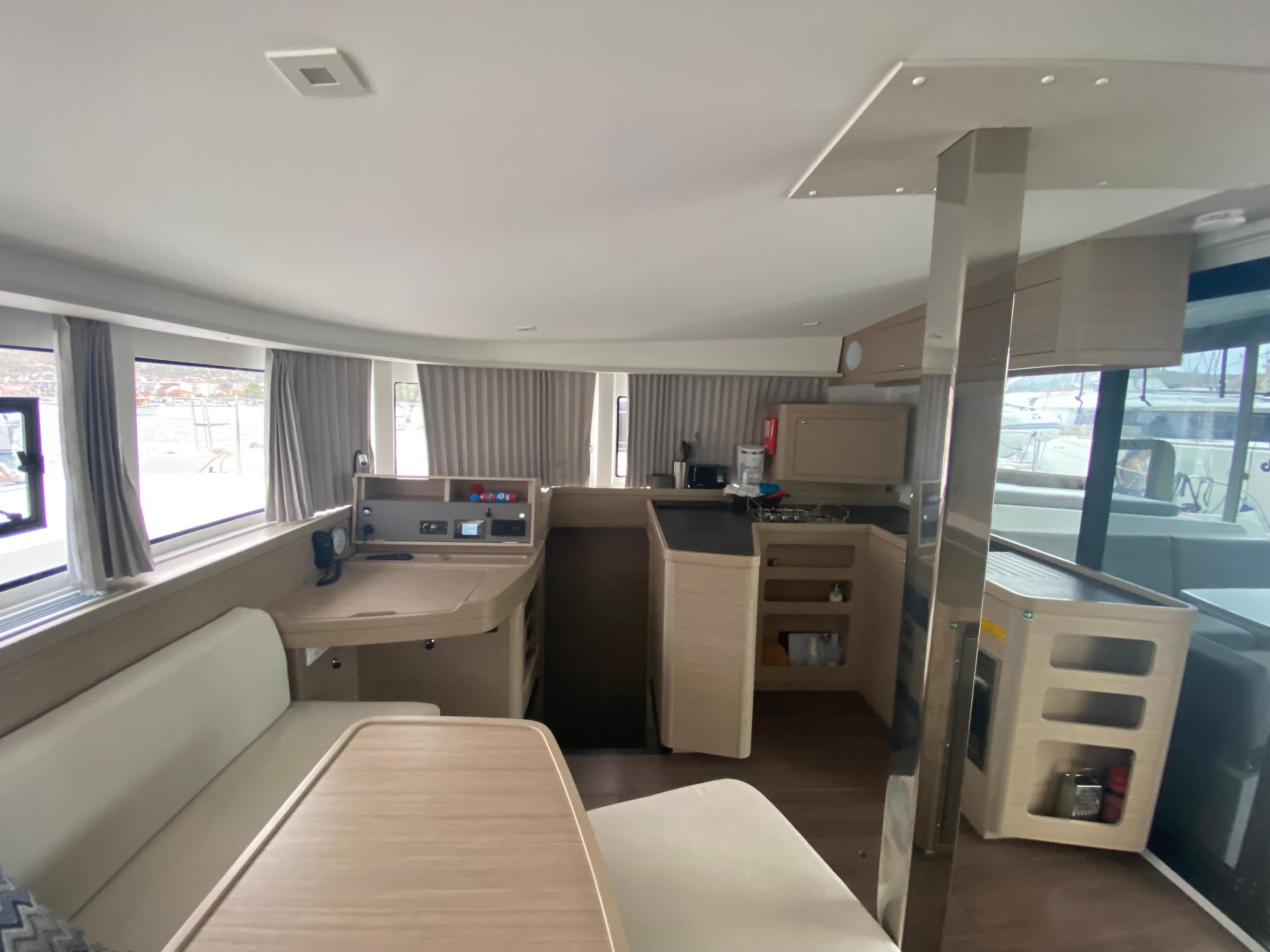 Lagoon 42 - 4 + 1 cab., picture 9