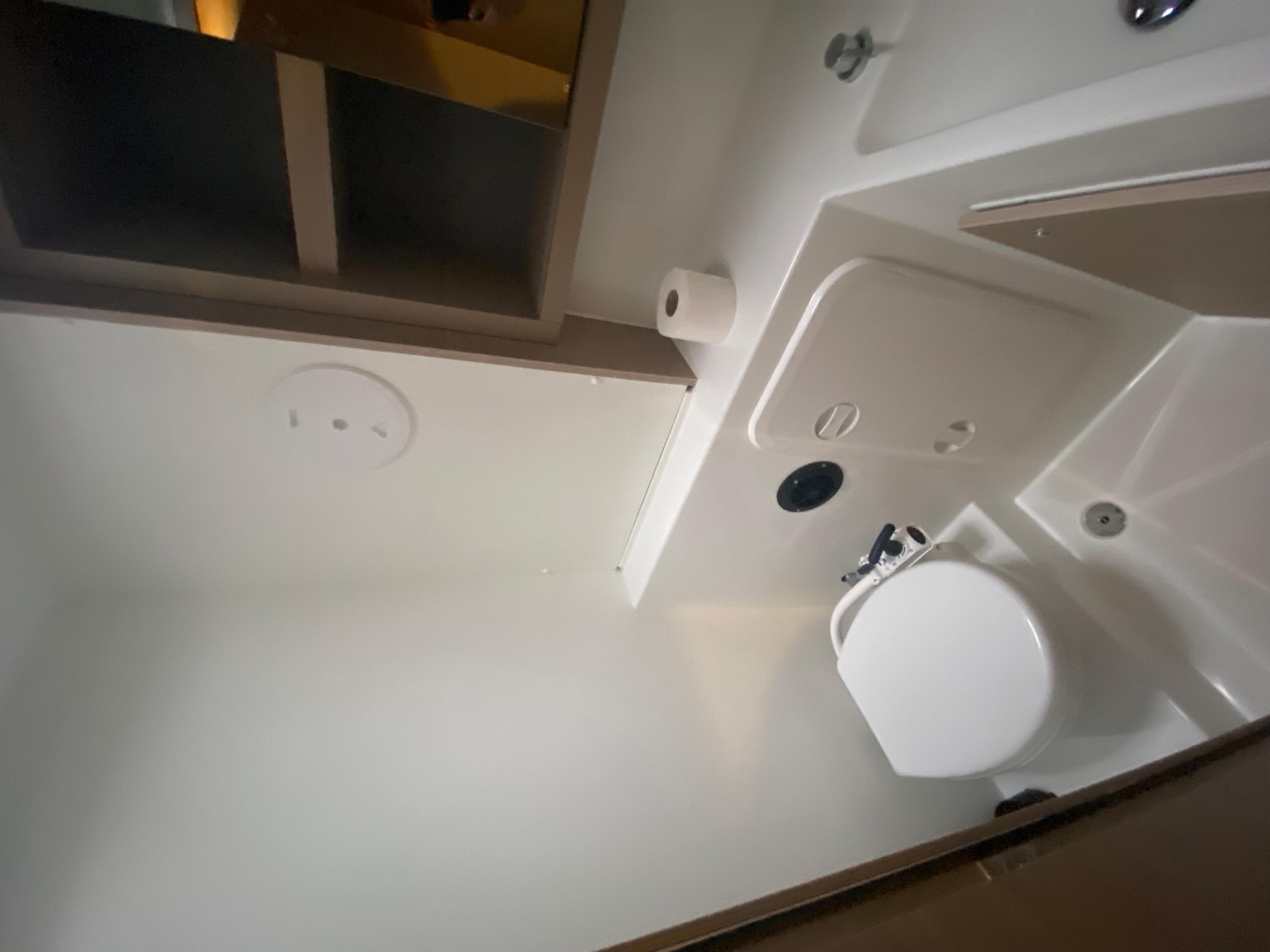 Lagoon 42 - 4 + 1 cab., picture 19