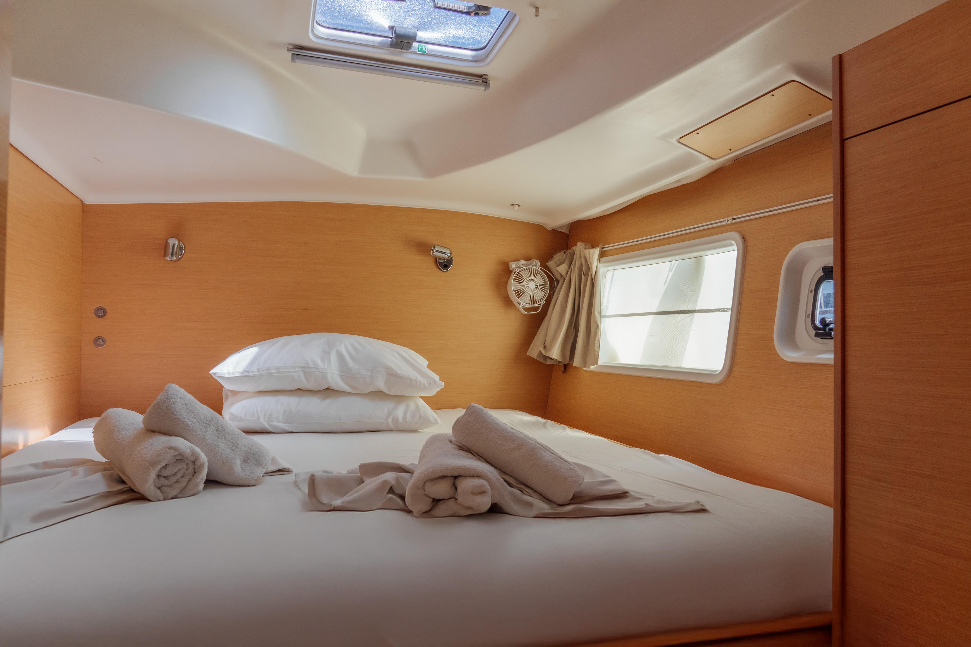 Lagoon 380 S2 - 4 + 2 cab., picture 8