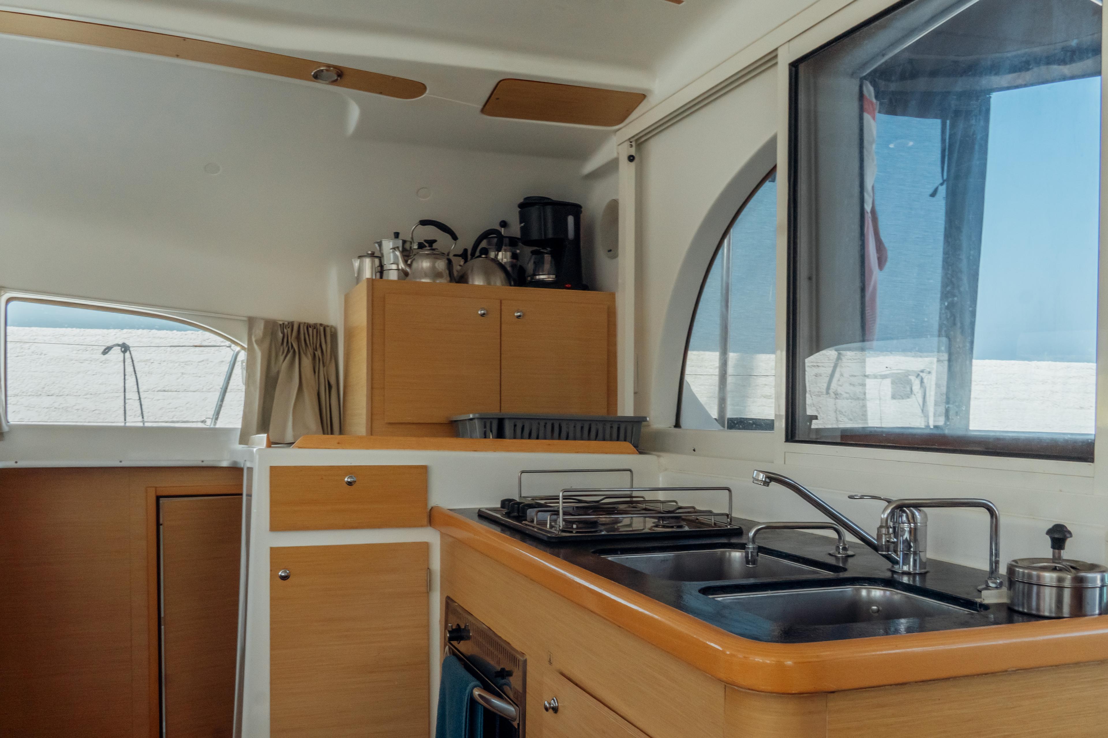 Lagoon 380 S2 - 4 + 2 cab., picture 5