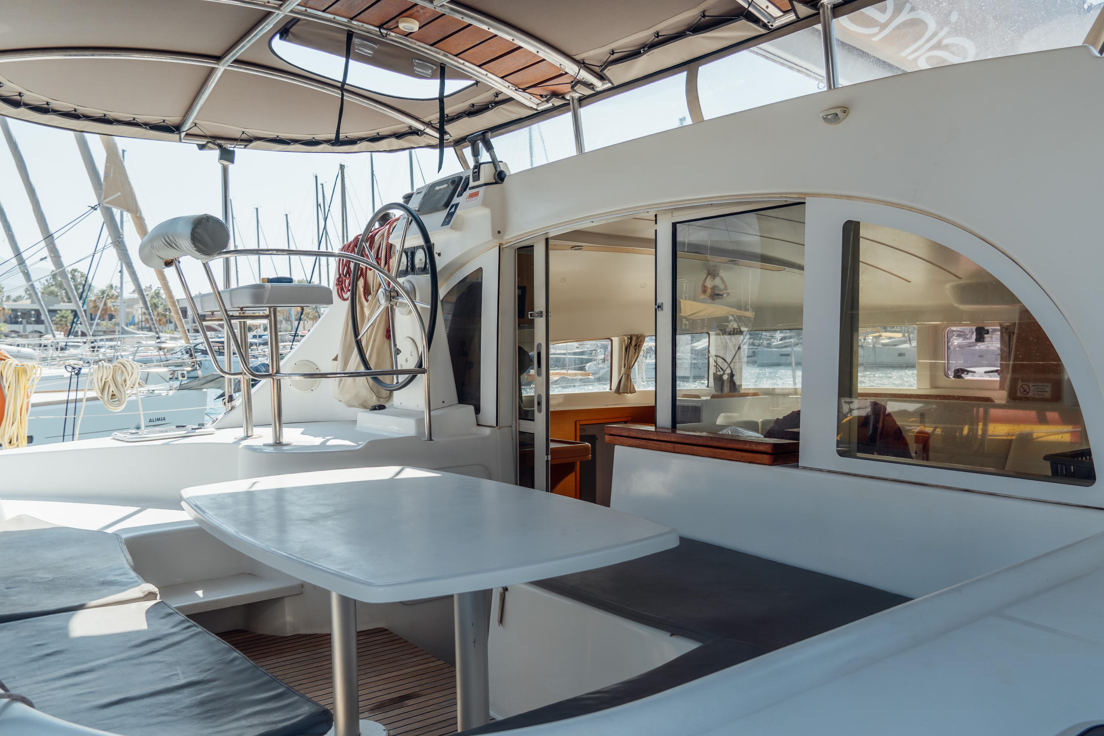 Lagoon 380 S2 - 4 + 2 cab., picture 3