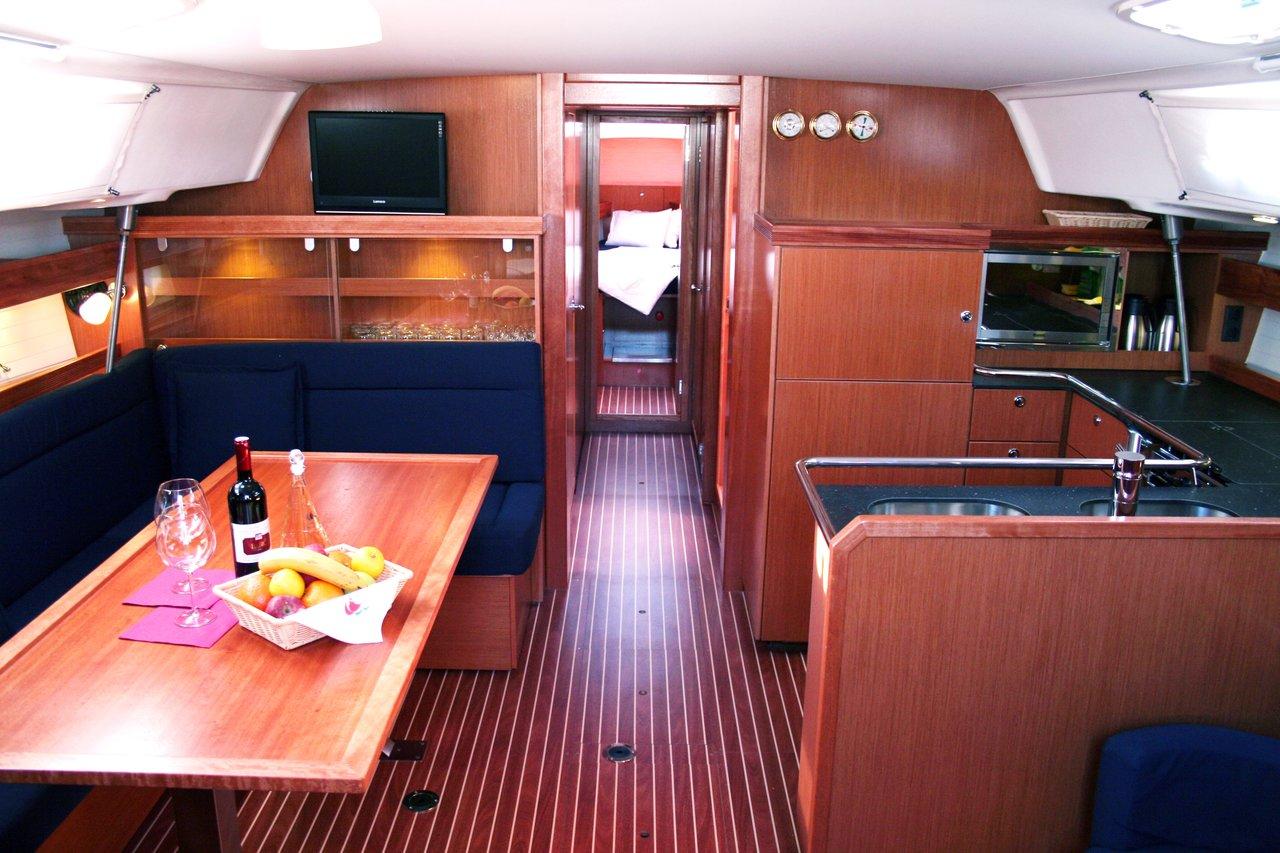 Bavaria 51 Cruiser, picture 4