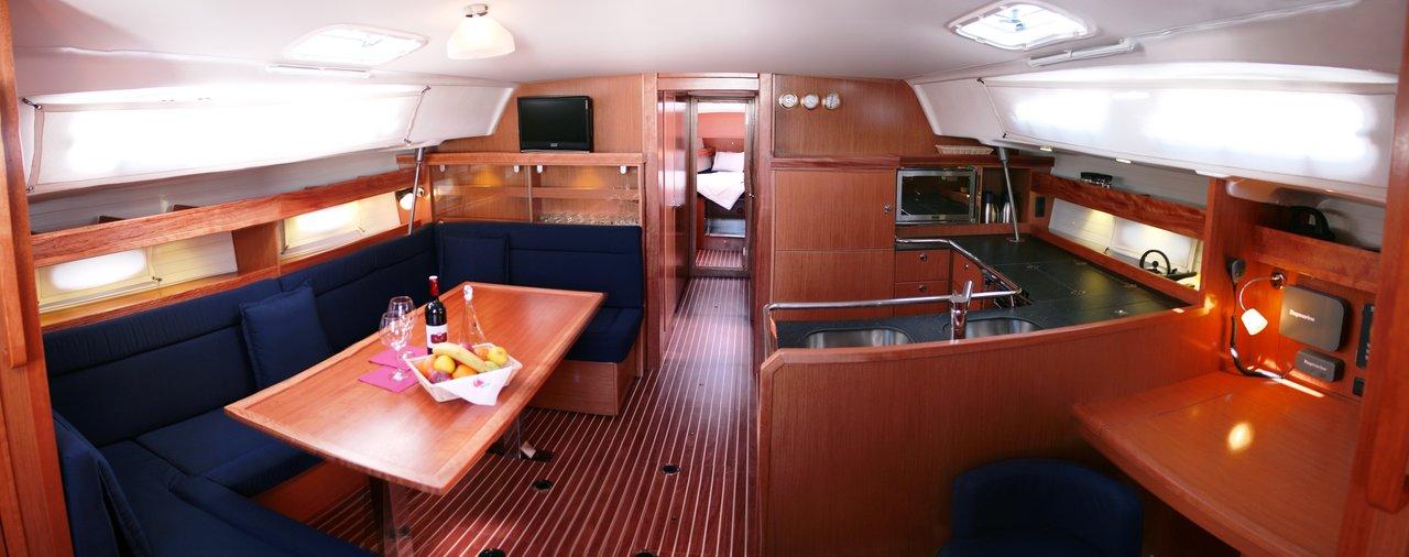 Bavaria 51 Cruiser, picture 3