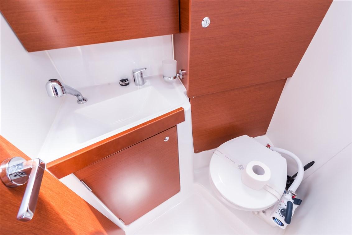 Oceanis 35.1, picture 14