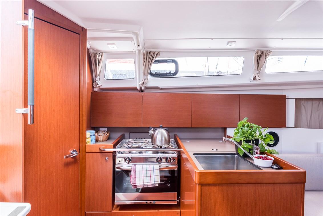 Oceanis 35.1, picture 7