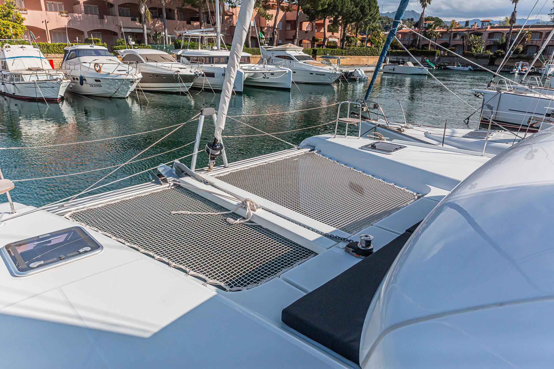 Lagoon 42 - 4 + 1 cab., picture 3