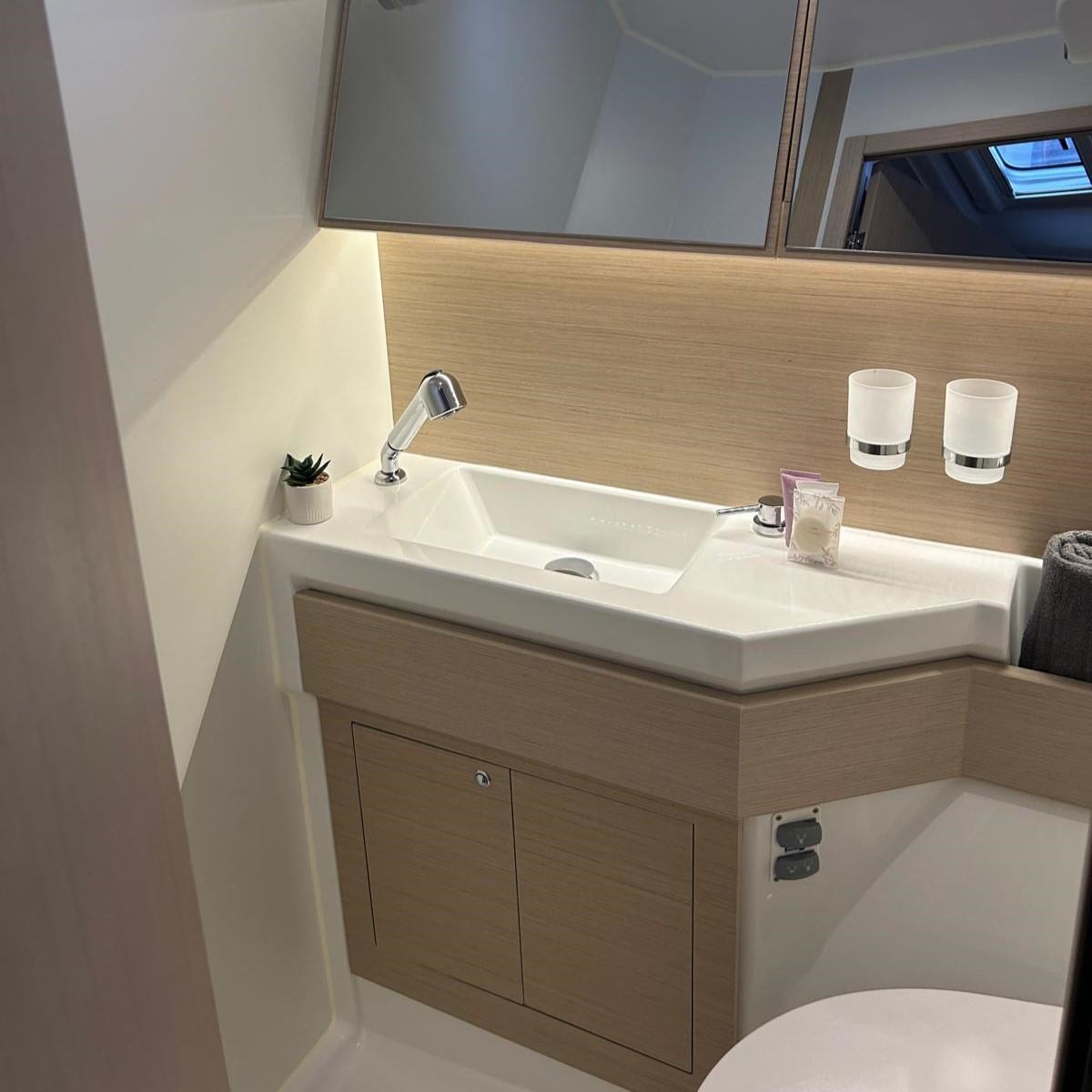 Island Cruising Boat - 4 + 1 cab. - SEALODGE II , picture 17