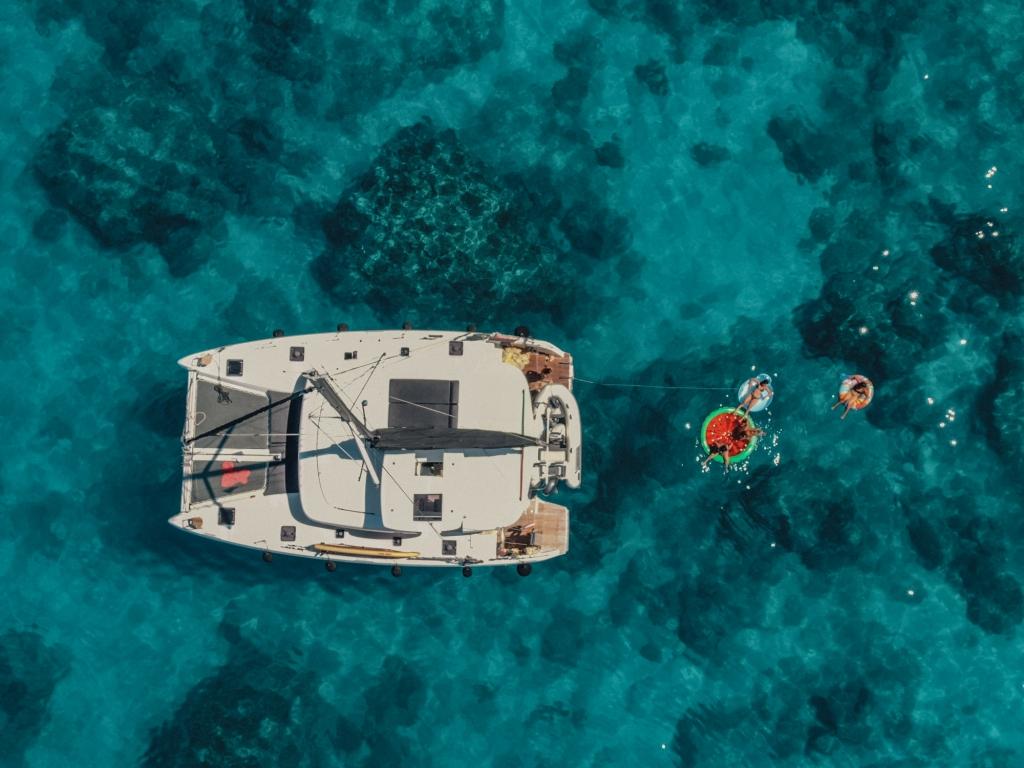 Lagoon 42 - 4 + 1 cab., picture 3