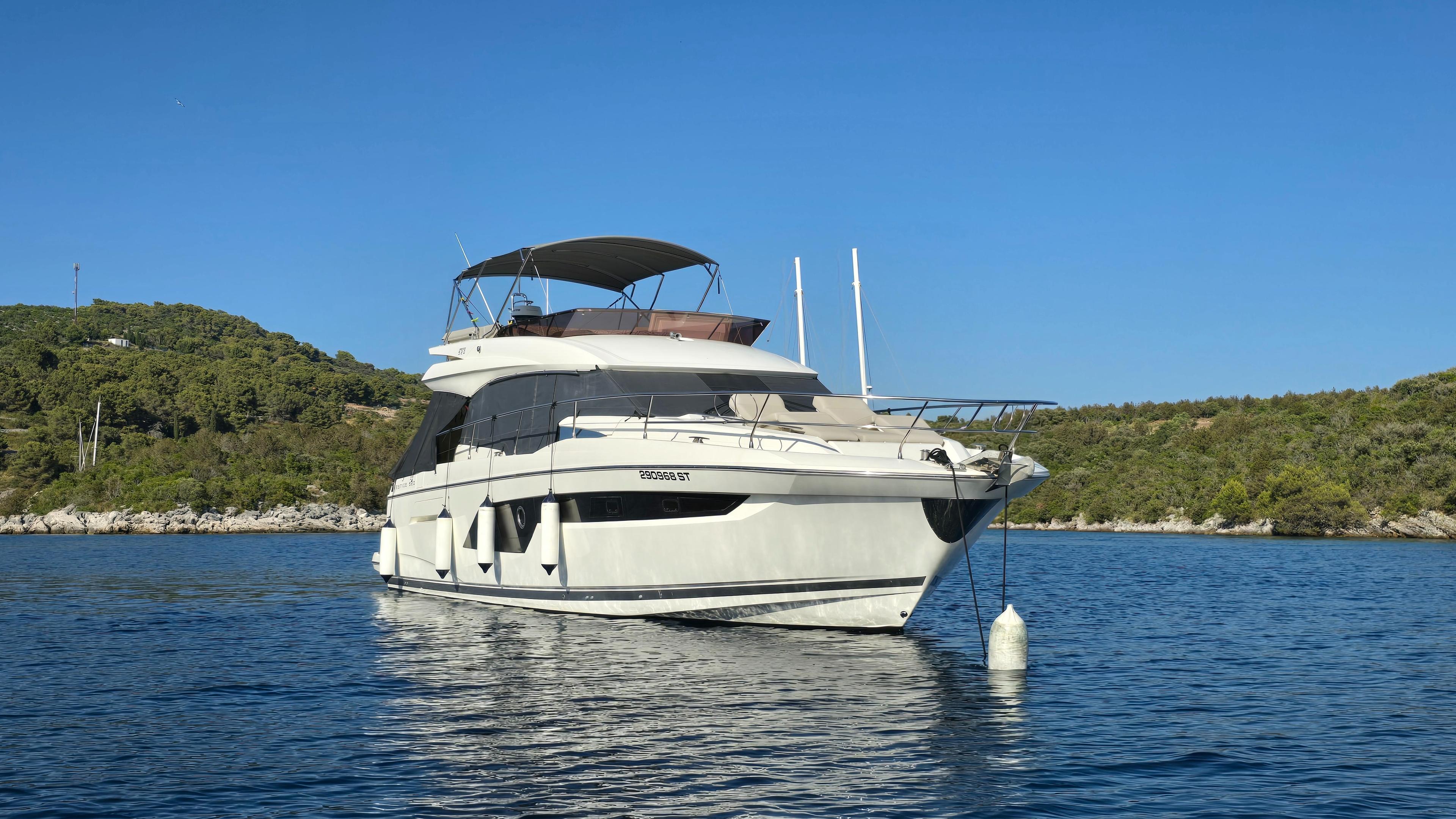 Prestige 520 Flybridge - 3 + 1 cab., picture 23