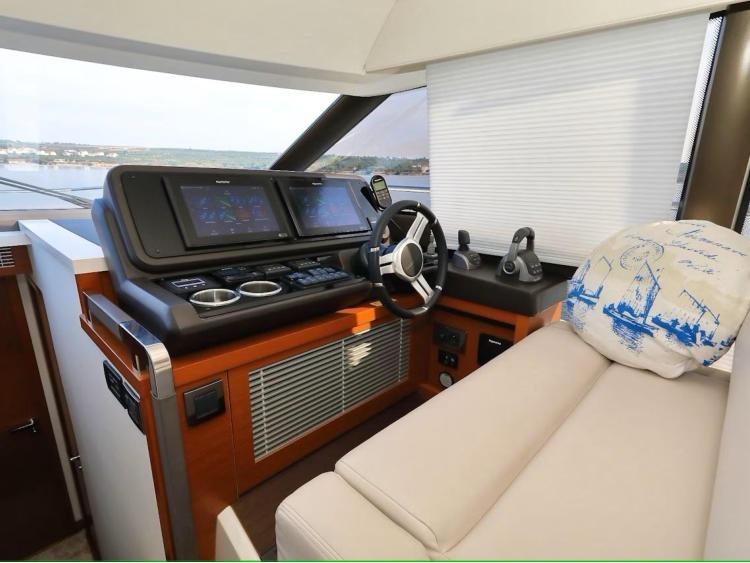 Prestige 520 Flybridge - 3 + 1 cab., picture 4